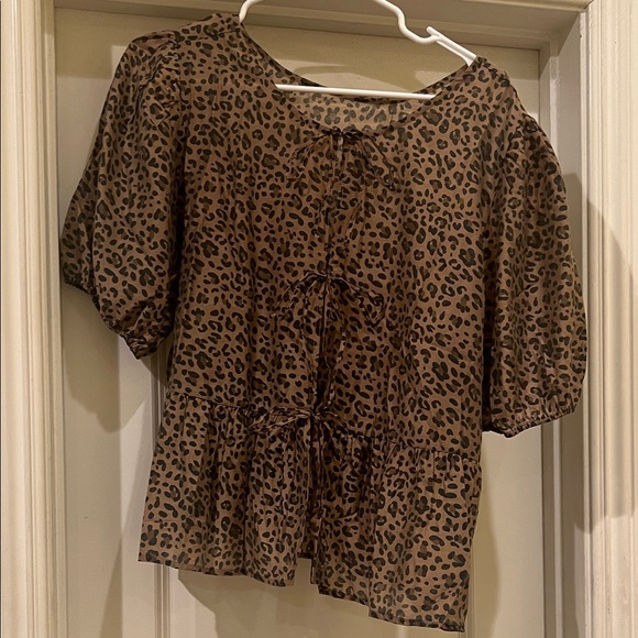 American Eagle Leopard Print Women's Top - Picture 1 of 5